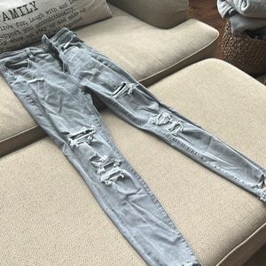 American eagle light grey distressed jeans